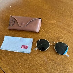 Ray-Ban Round Metal Sunglasses